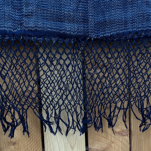 Long handwoven ikat & indigo scarf - very classy excellent condition, versatile! - Picture 4 of 11